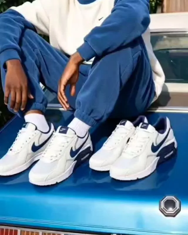 Nike Air Max branco e azul