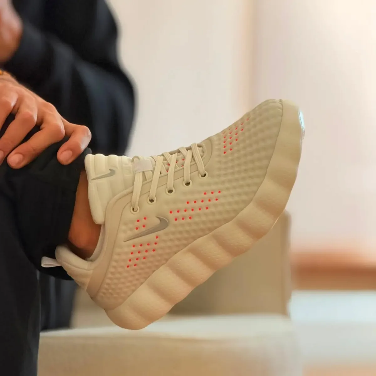 Nike Mind 002 creme